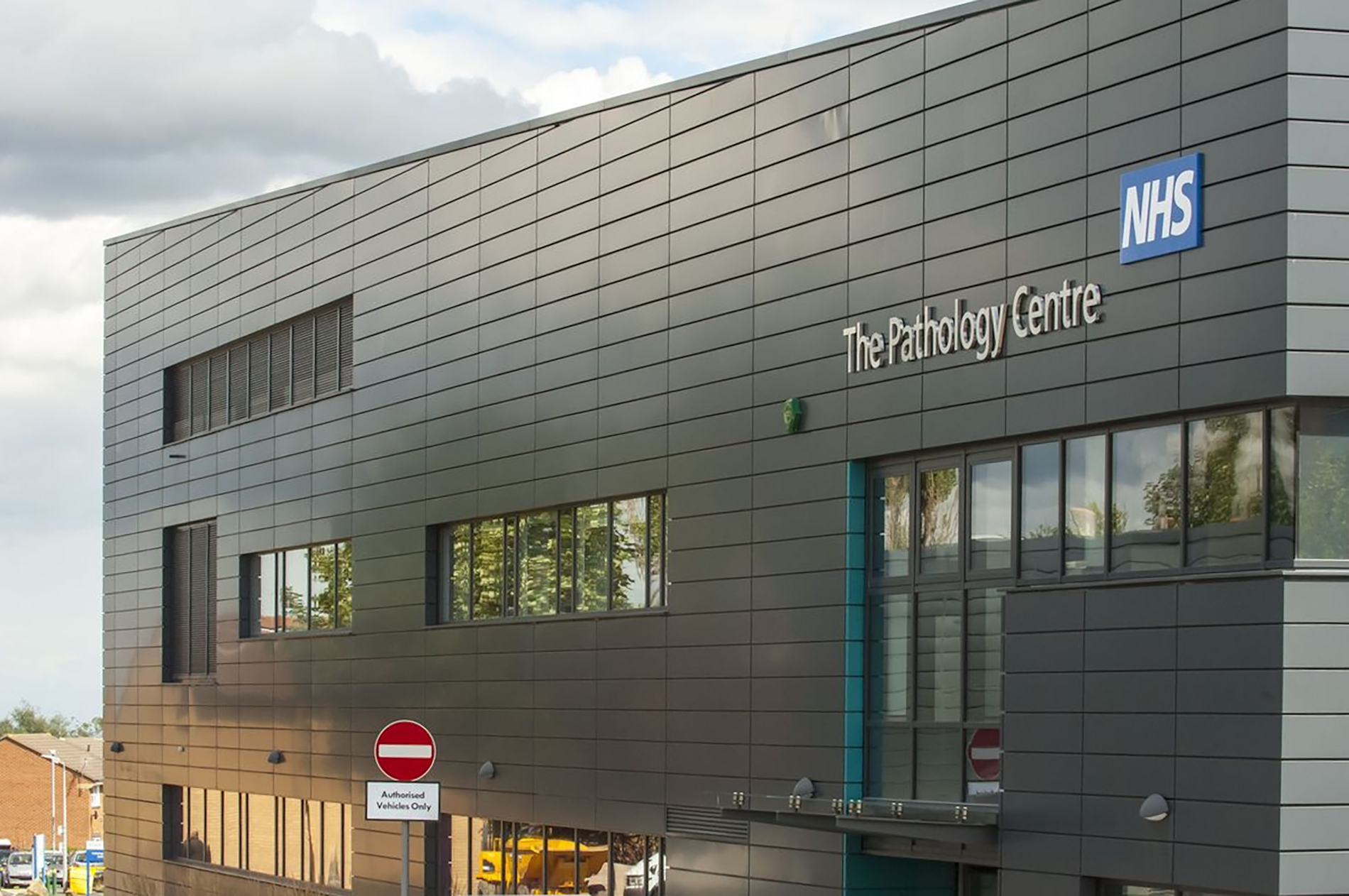The-Pathology-centre-at-QE-Gateshead.-Newscatle-UK.-Anthracite-7016_01-3_1622646089.jpg