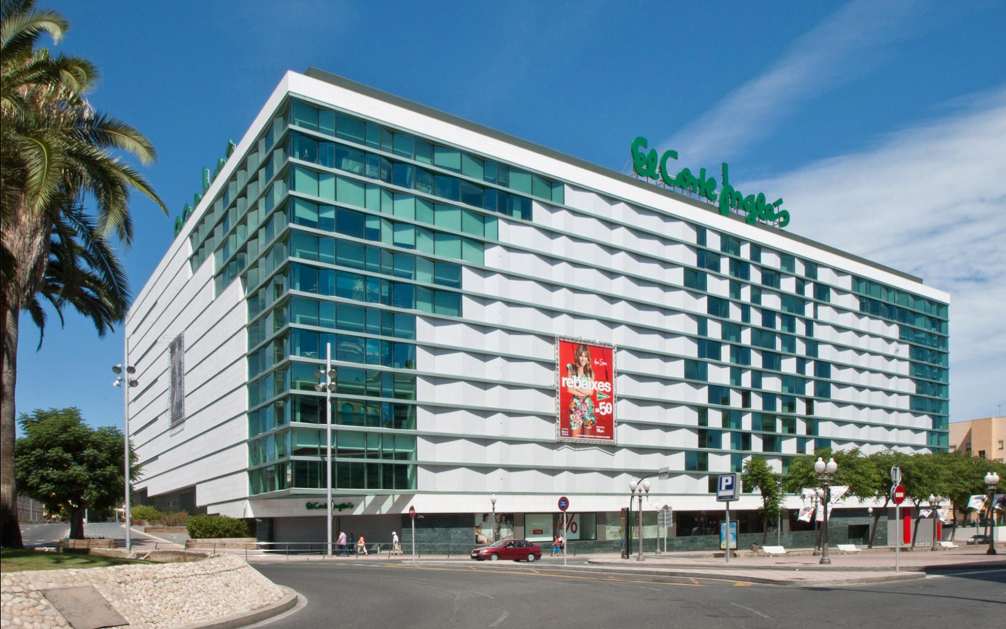 centre-comercial-tarragona-corte-ingles-arquitecto-roberto-suso-001_1593419492.jpg