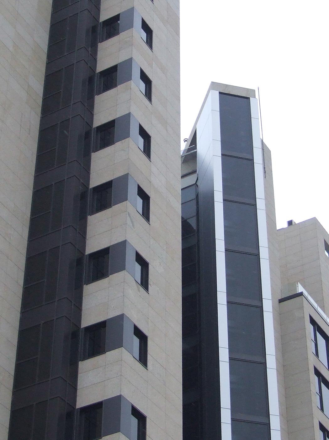 Edificio-Miracies.-Vigo-Espaa.-larson--3_1592991010.jpg