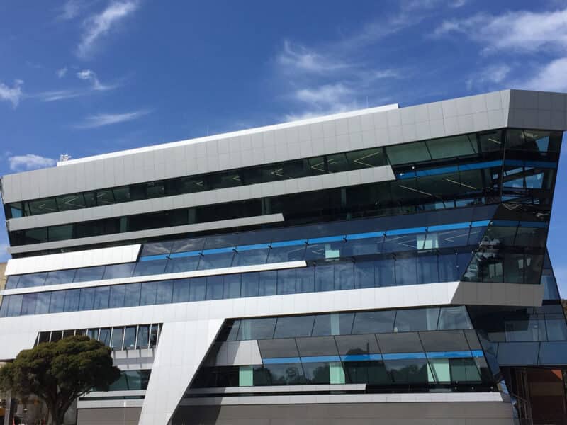DEAKIN UNIVERSITY (1)