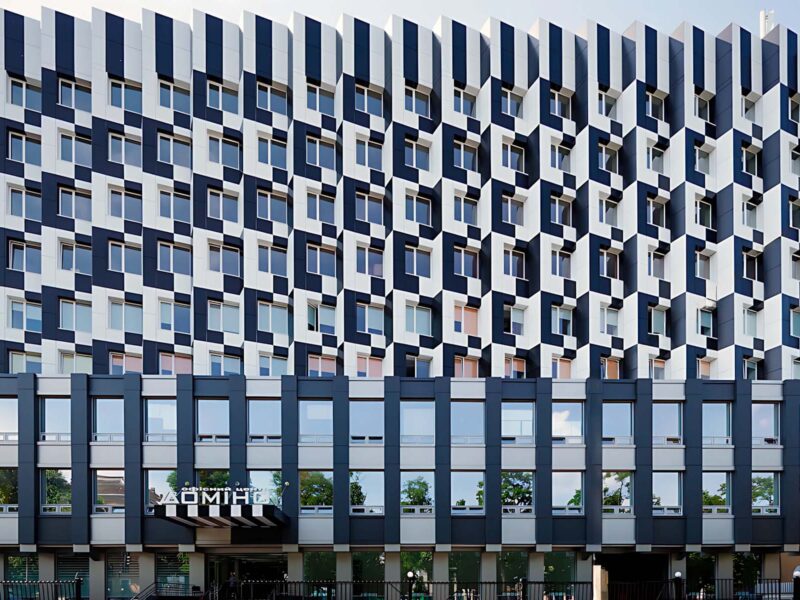 DOMINO (5)