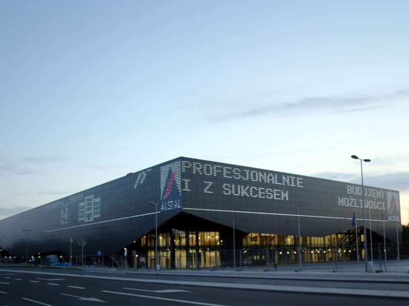 Torun Arena Sport Hall. Torun, Polonia. Anthracite Grey 7016_03
