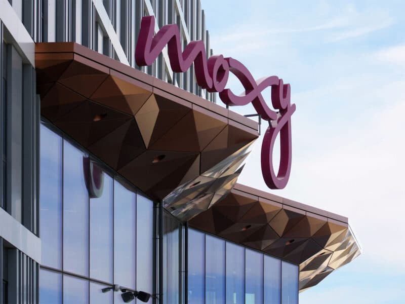 MOXY_1